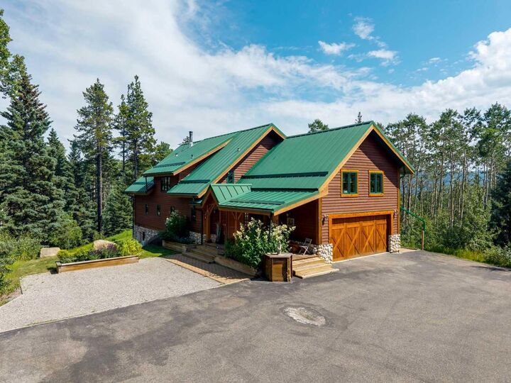 Property Photo: 16 Highlands Place AB T0L 0K0