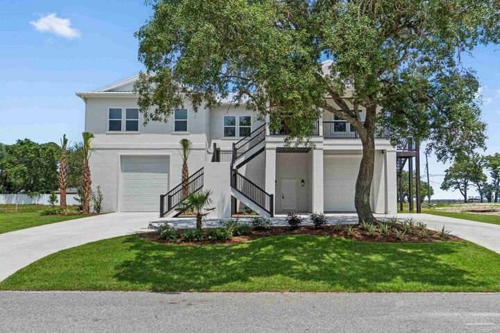 Property Photo: 1774 Thresher Dr FL 32566