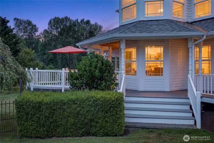 Property Photo:  5822  Northridge Drive  WA 98290 