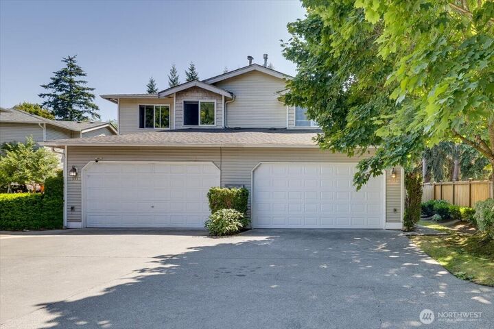 Property Photo: 1526 121 Street SW 14 WA 98204