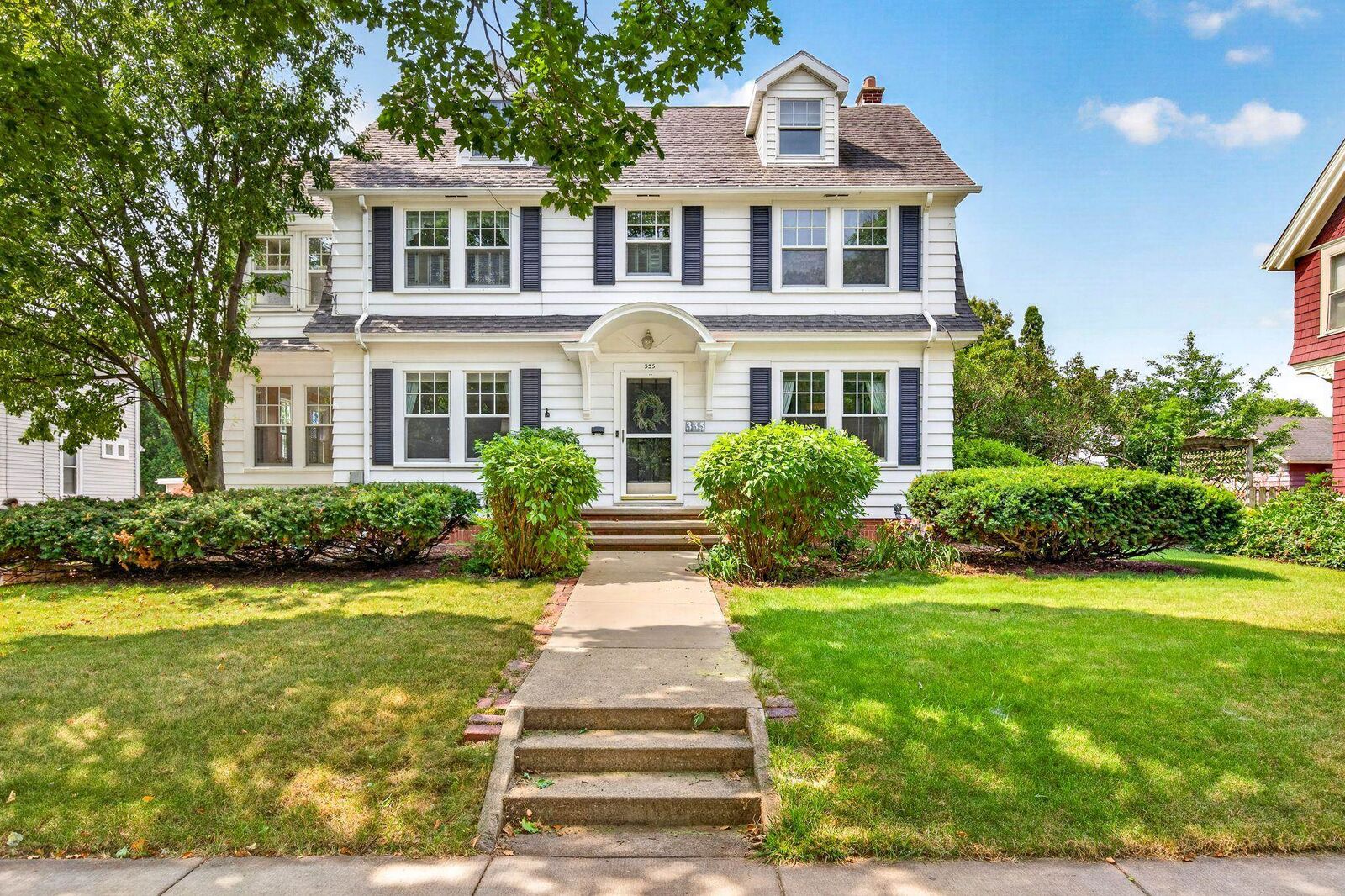 Property Photo:  335 E Wisconsin Avenue  WI 54956-2901 
