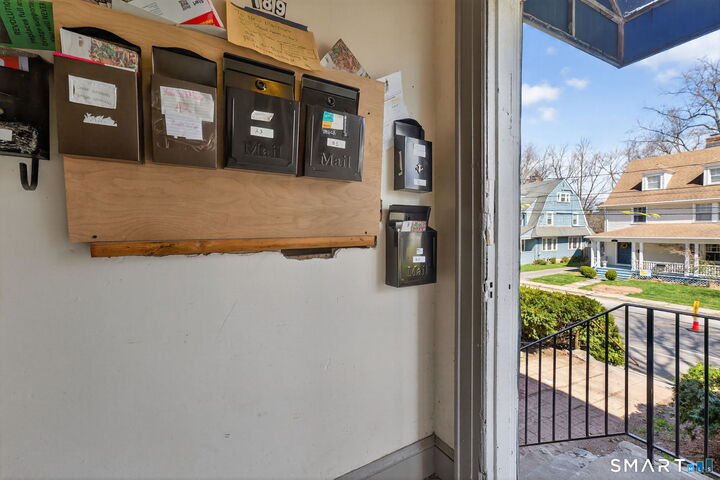Property Photo:  187 Whitney Street A2  CT 06105 