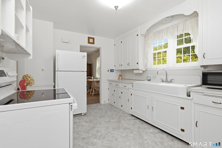 Property Photo: 9 Maple Avenue CT 06403