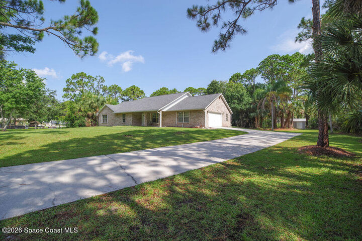 Property Photo: 4610 Whipple Hollow Road FL 32934