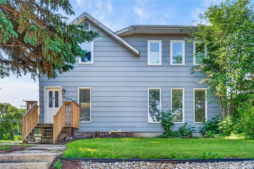 Property Photo: 477 22nd Street E SK S6V 1N5