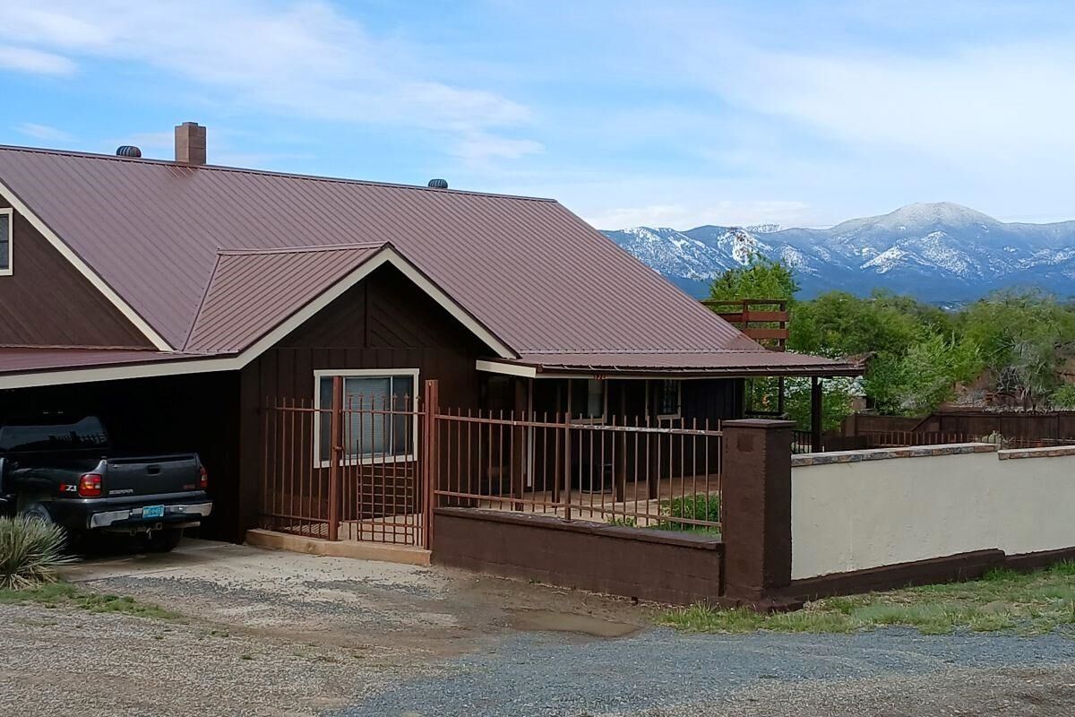 Property Photo:  520 6th E  NM 87714 
