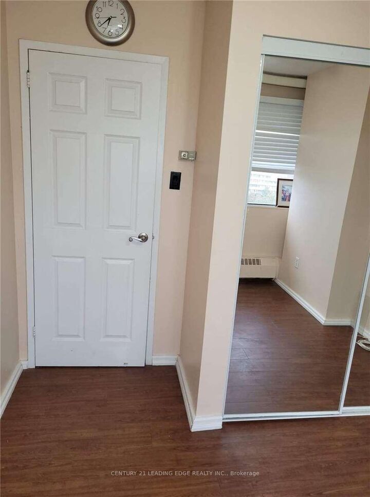 Property Photo:  10 Sunny Glenway 1110  ON M3C 2Z3 