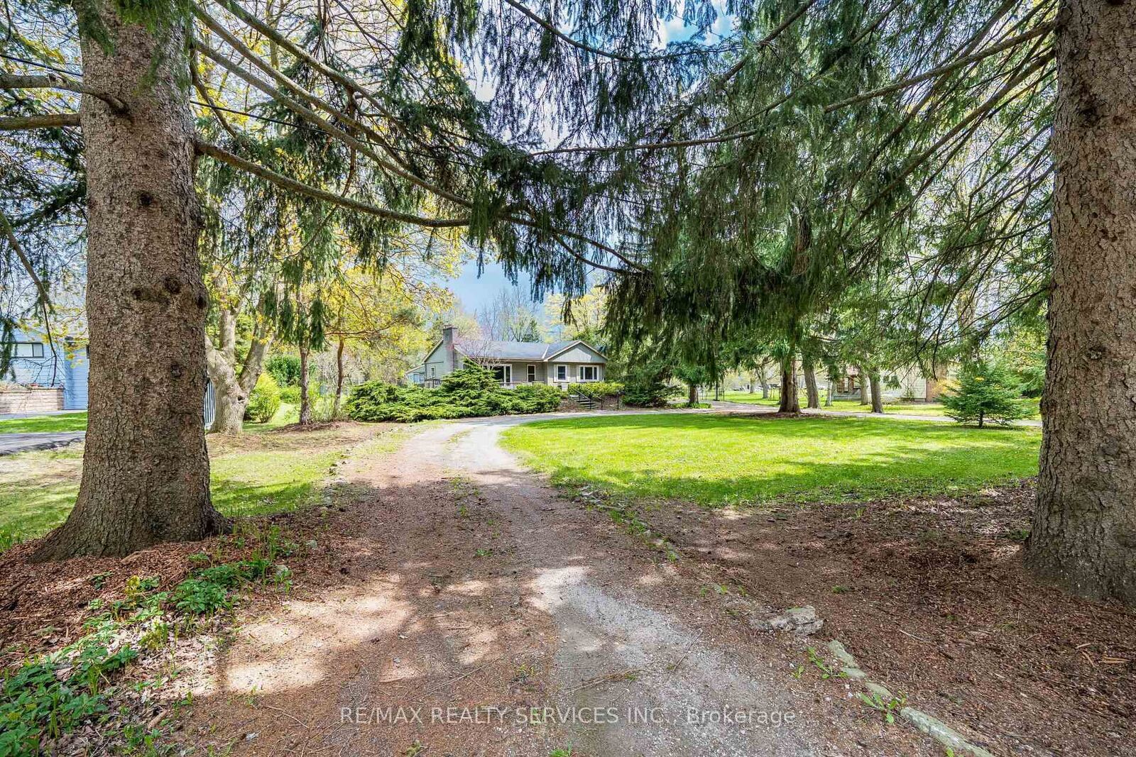 Property Photo:  1368 2 Side Road  ON L7P 0G9 