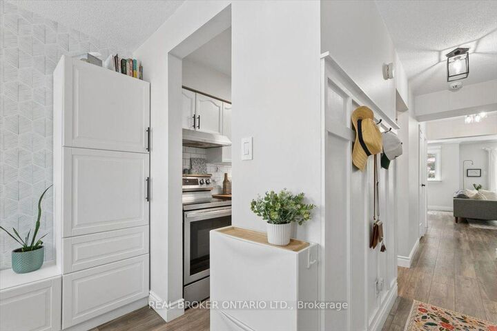 Property Photo: 180 Highland Crescent 10 ON N2M 5K5