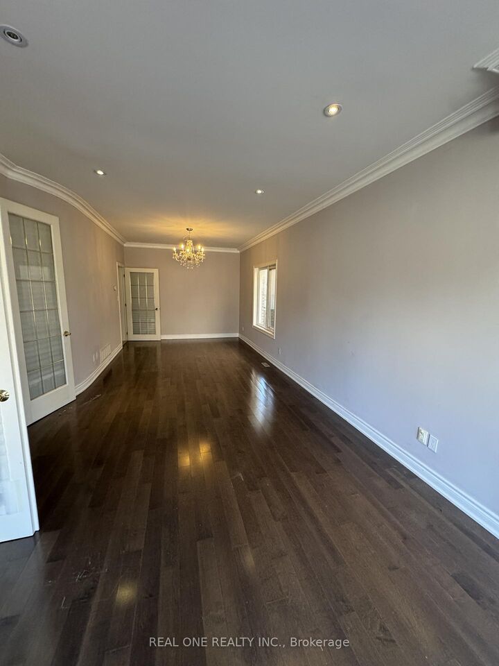 Property Photo: 3022 Bayview Avenue ON M2N 5L1