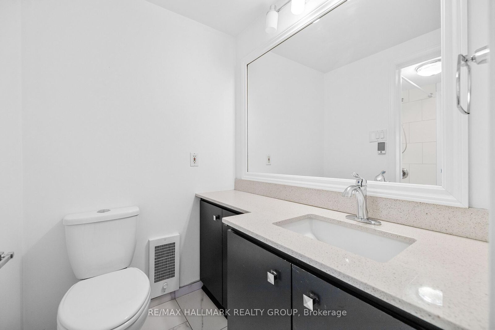 Property Photo: 19 Montcalm Street 2 ON K1S 0A2