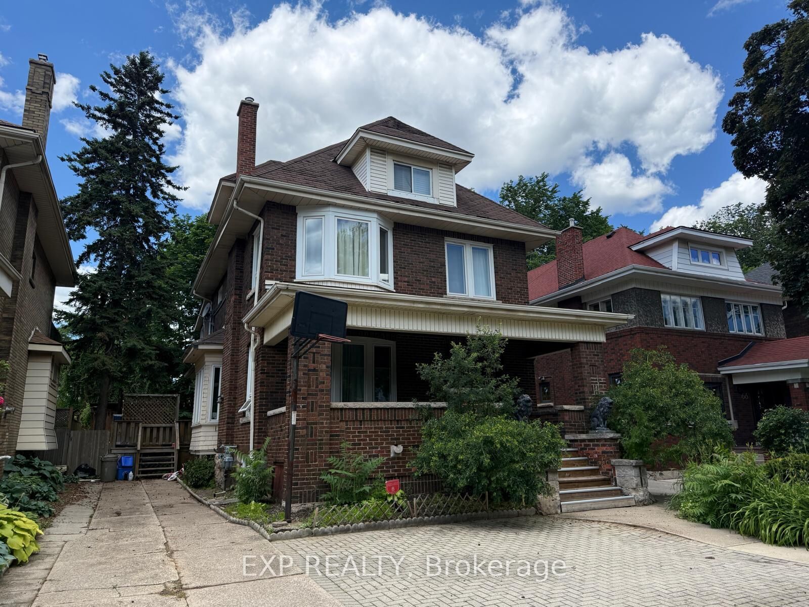 Property Photo:  70 Proctor Boulevard Main  ON L8M 2M4 