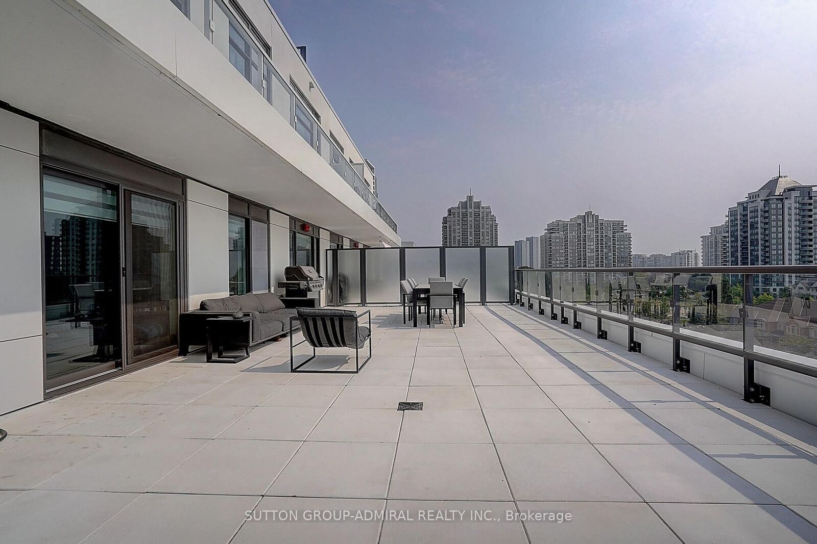 Property Photo: 8 Beverley Glen Boulevard 712 ON L4J 0L5