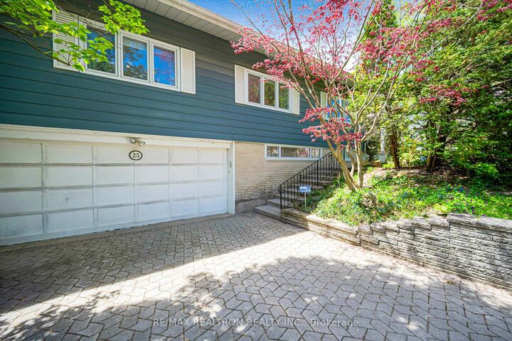 Property Photo: 25 Vernham Court ON M2L 2B3