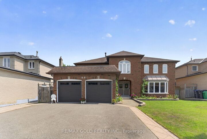 Property Photo: 40 Shadywood Road ON L6Z 4M1