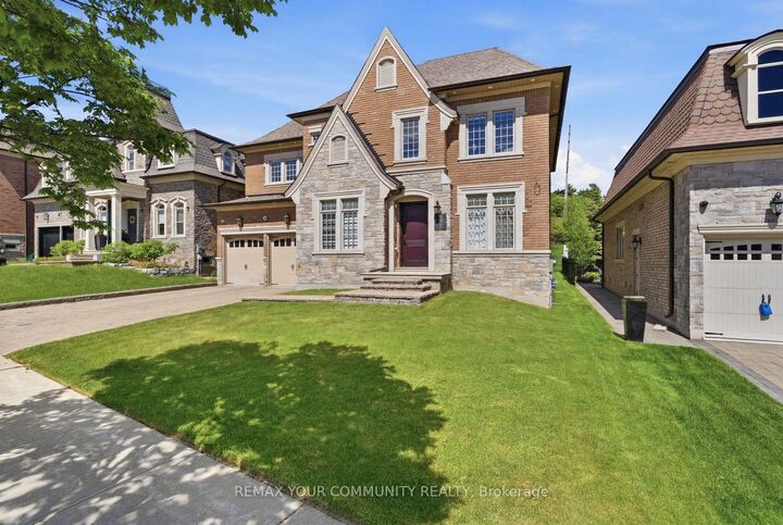 Property Photo: 35 Annsleywood Court ON L4H 3N5