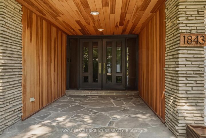 Property Photo: 1843 Stonepath Crescent ON L4X 1Y1