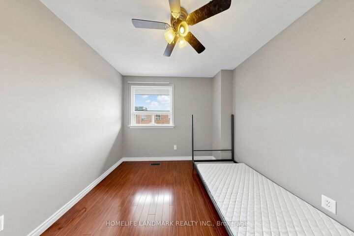 Photo de la propriété:  61 Ardglen Drive 6  ON L6W 1V1 