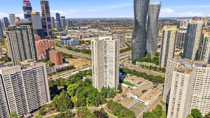Property Photo: 3650 Kaneff Crescent 304 ON L5A 4A1