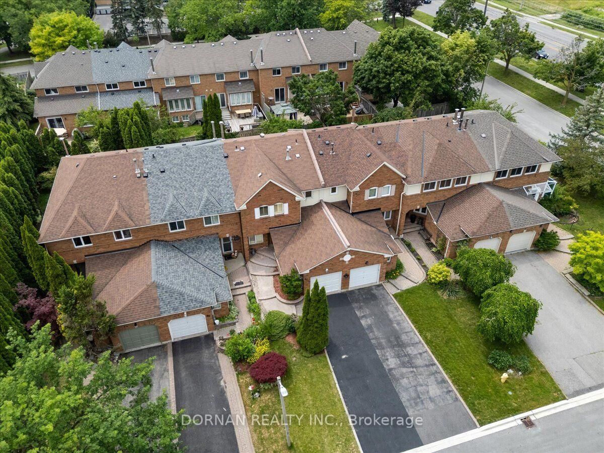 Property Photo: 41 Davies Crescent ON L1N 8X4