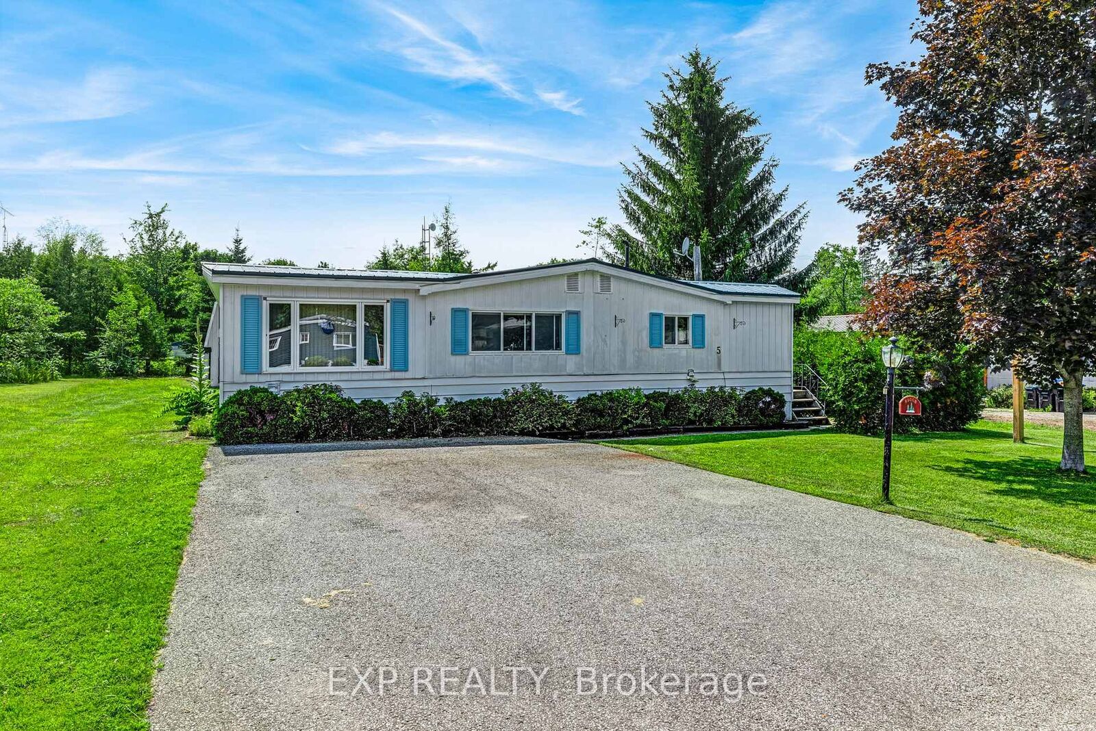 Property Photo:  5263 Elliott Side Road 5  ON L4R 4K3 