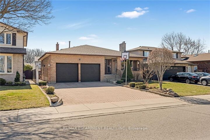 36 Skylark Drive — photo 1
