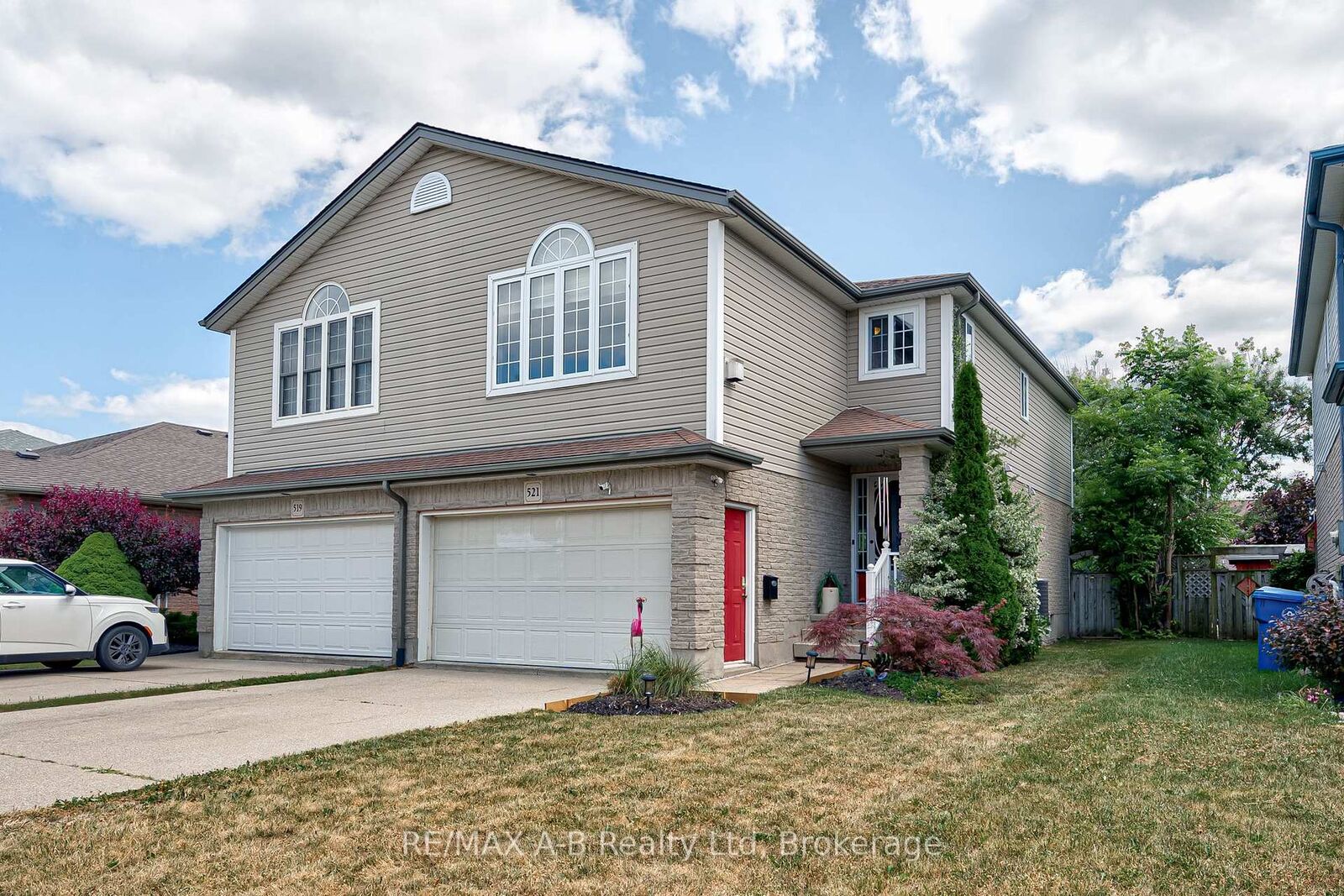 Property Photo: 521 Nelson Street ON N5A 2K8