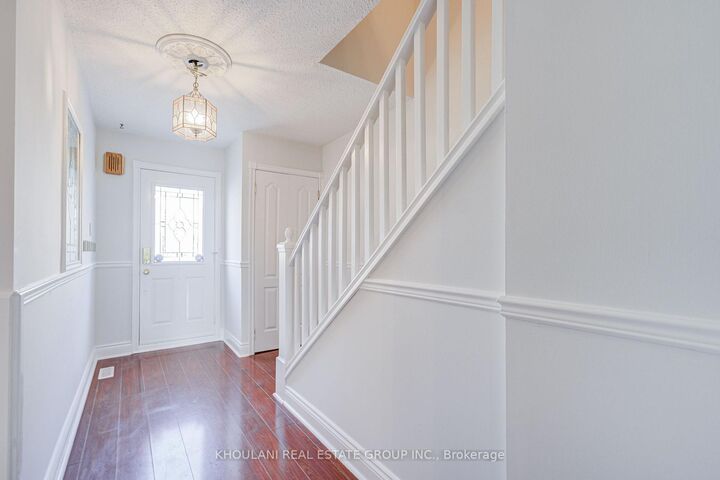 Property Photo: 1055 Shawnmarr Road 207 ON L5H 3V2