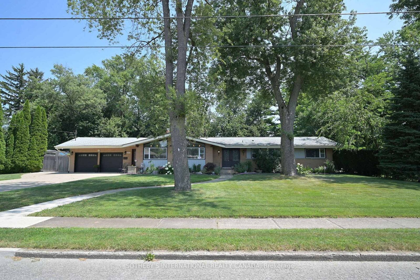 Property Photo: 6292 Brookfield Avenue ON L2G 5R8