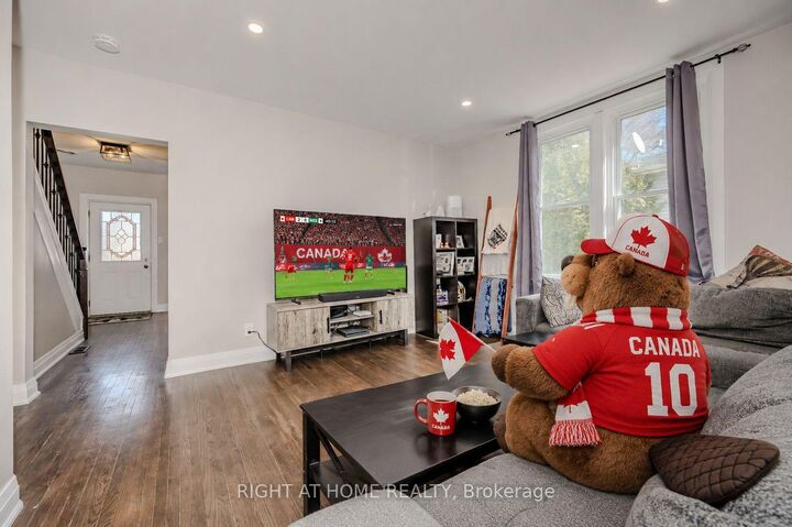 Property Photo: 126 Poplar Avenue ON L7J 2E2