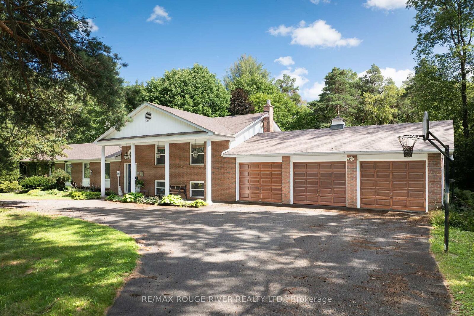 Property Photo: 5159 Cherry Street ON L4A 3K9