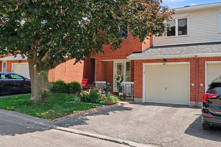 2 Maple Ridge Crescent B — photo 1