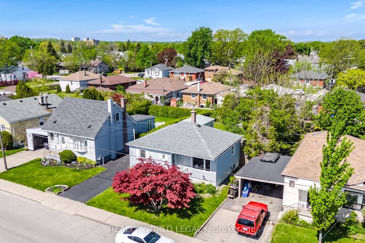 Property Photo: 94 Clarendon Avenue ON L9A 3A3