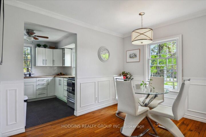Property Photo: 65 Mineola Road E ON L5G 2E4