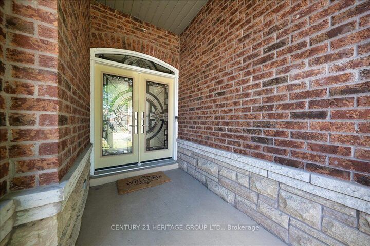 Property Photo: 19 Reynolds Avenue ON L6P 2C1