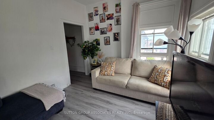 Property Photo: 65 Holland Street W 3 ON L9S 0C1