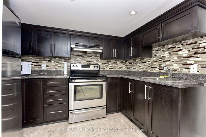 Property Photo: 9 Southview Avenue Basement ON M6H 1T3