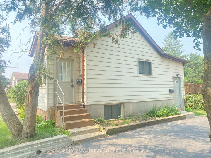 Property Photo: 58A Fifth Avenue ON N2C 1P4