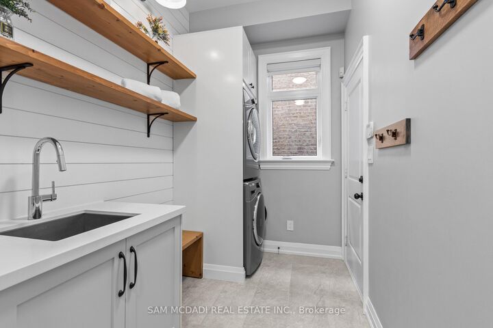 Property Photo: 46 Foxtail Court ON L7G 0J6