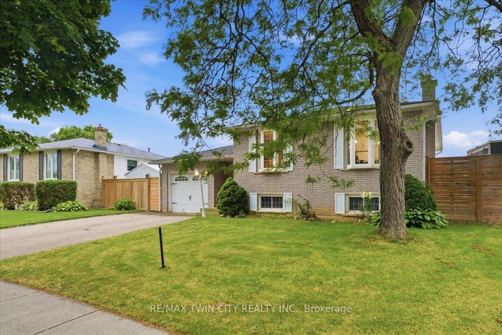 Property Photo: 76 Enfield Crescent ON N3P 1B2