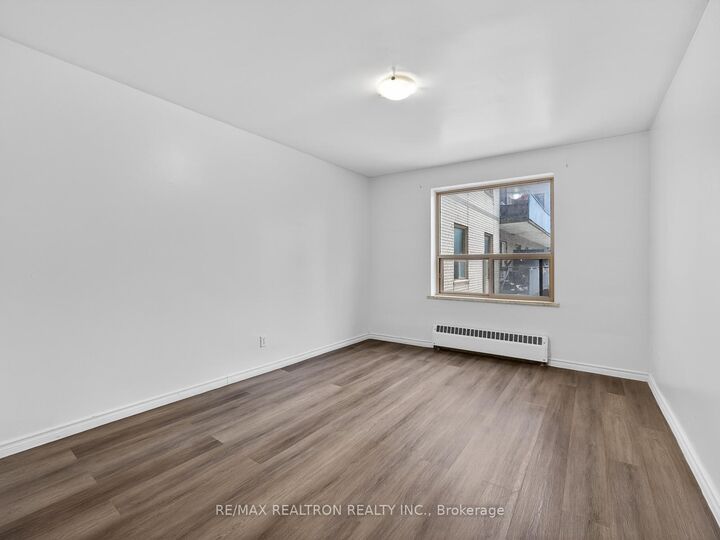 Property Photo: 275 Wentworth Street W 503 ON L1J 1N1