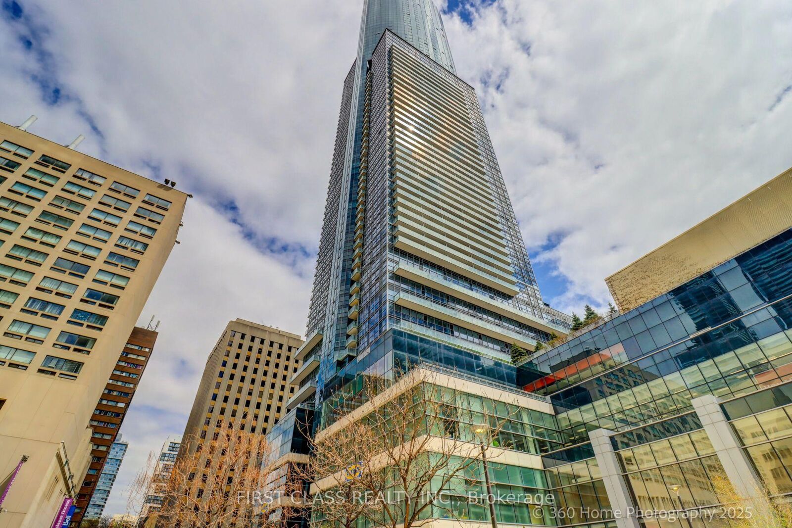 Property Photo: 386 Yonge Street 2513 ON M5B 0A5