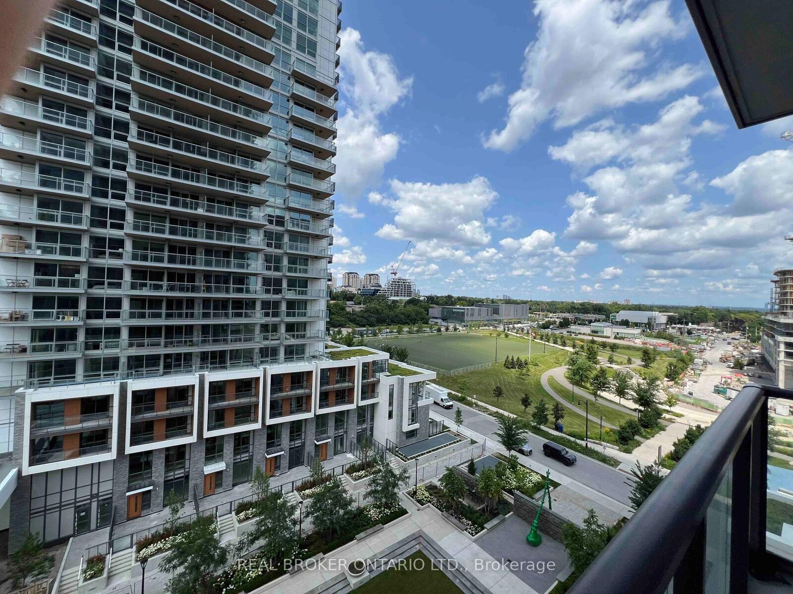 Property Photo: 85 McMahon Drive 1008 ON M2K 0H1