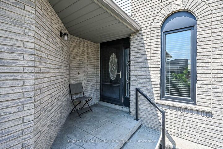Property Photo:  21 Springgarden Crescent  ON L8J 2S5 