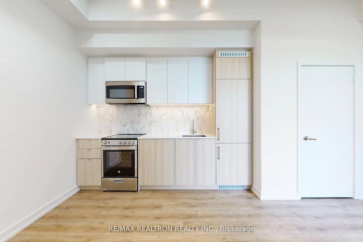 Property Photo: 500 Dupont Street 301 ON M6G 0B8
