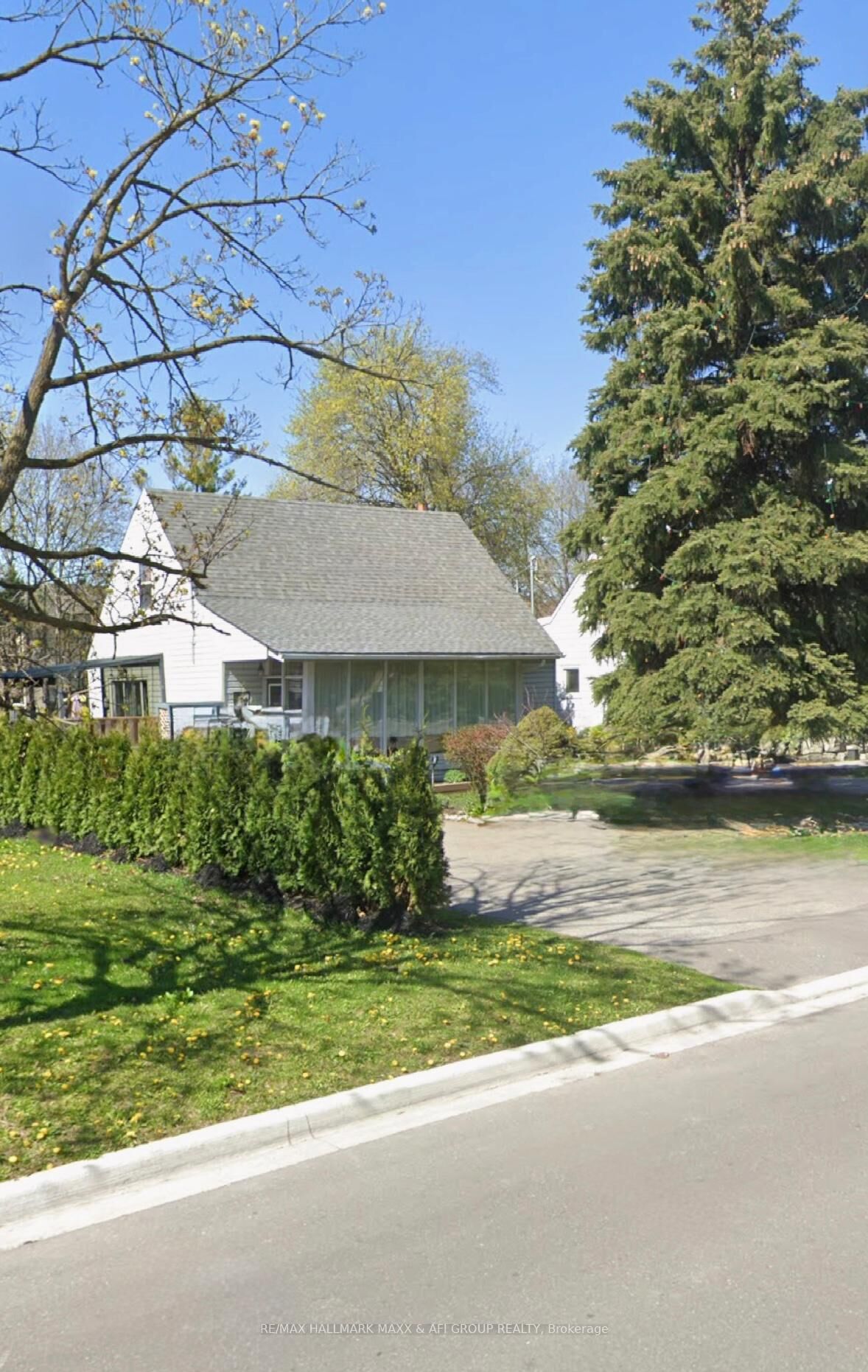 Photo de la propriété:  54 Highland Park Boulevard E  ON L3T 1B3 