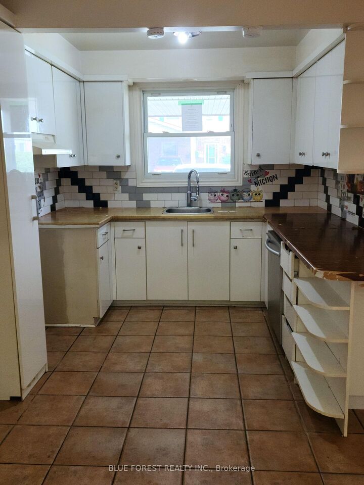 Property Photo: 1330 Jalna Boulevard 262 ON N6E 2H7