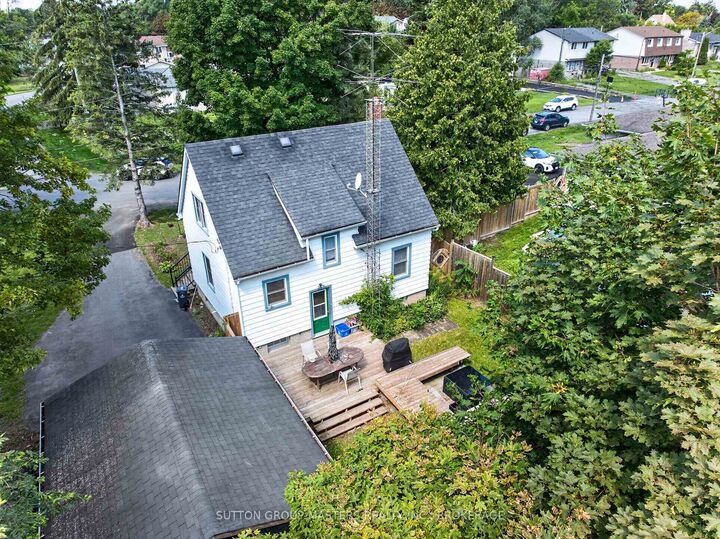 Property Photo: 1666-1668 Victoria Street ON K7M 5K3