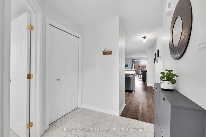 Property Photo: 1344 Guthrie Street ON K2H 1G8