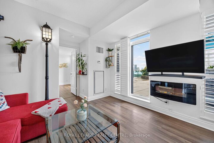 Property Photo:  16 Brookers Lane 403  ON M8V 0A5 